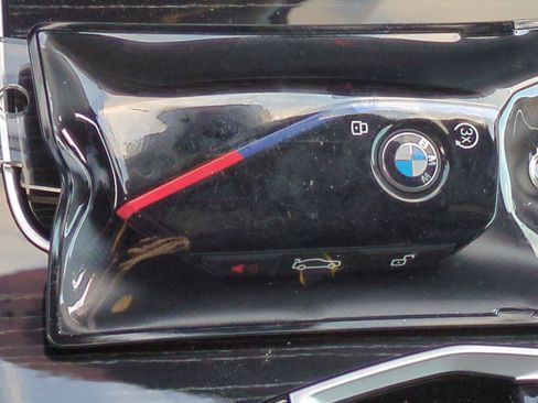 Used 2025 BMW X7 M60i image 46