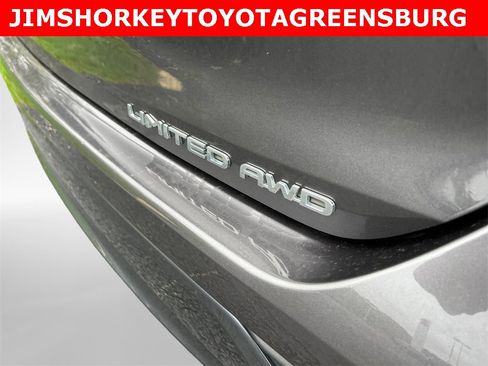 Used 2021 Toyota Highlander Limited image 12