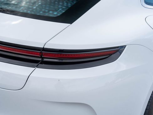 Certified 2025 Porsche Panamera 4 image 14