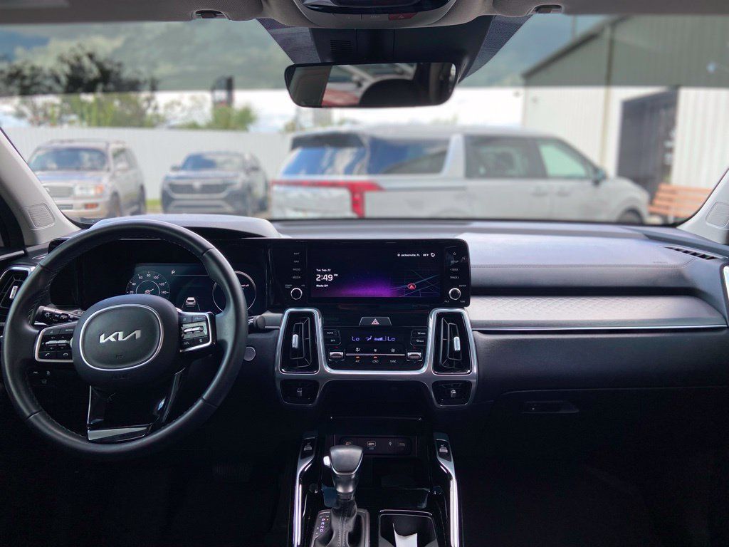 Used 2023 Kia Sorento SX AWD/4WD image 31