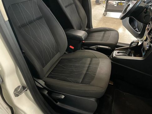 Used 2019 Ford EcoSport SE w/ SE Convenience Package image 16