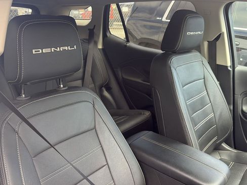 Used 2023 GMC Terrain Denali AWD/4WD image 3