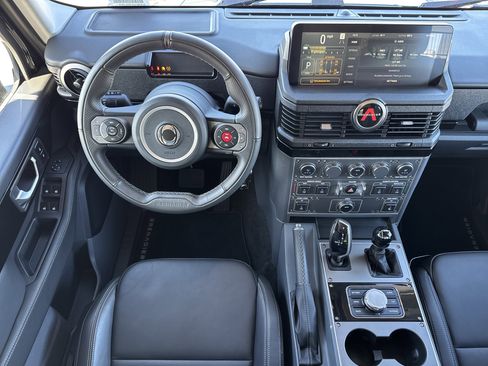 Used 2024 INEOS Grenadier Fieldmaster Edition image 18