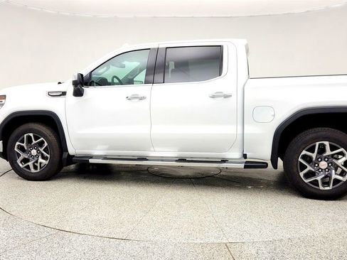 Used 2026 GMC Sierra 1500 SLT image 8