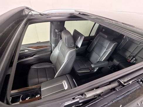 Used 2021 Cadillac Escalade ESV Premium Luxury image 25