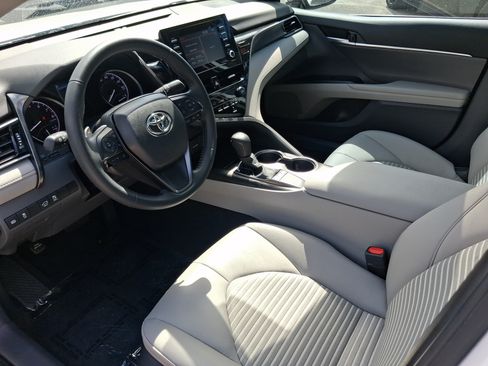Used 2024 Toyota Camry SE FWD image 9