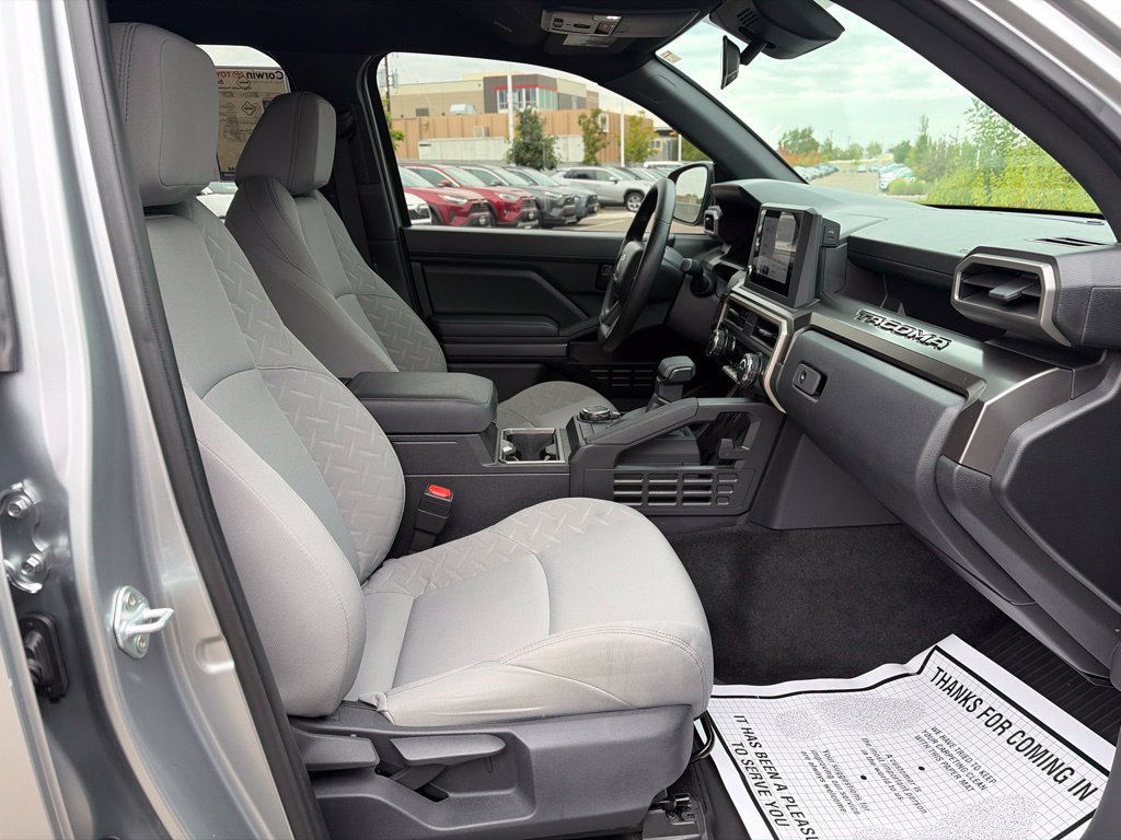 Used 2025 Toyota Tacoma SR5 AWD/4WD image 13