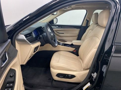 Used 2021 Jeep Grand Cherokee L Limited image 9