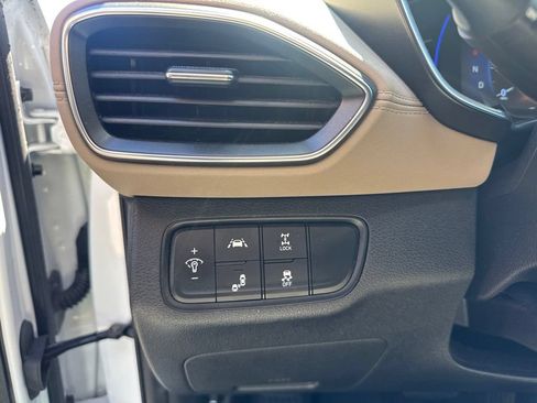 Used 2019 Hyundai Santa Fe SEL AWD/4WD image 19