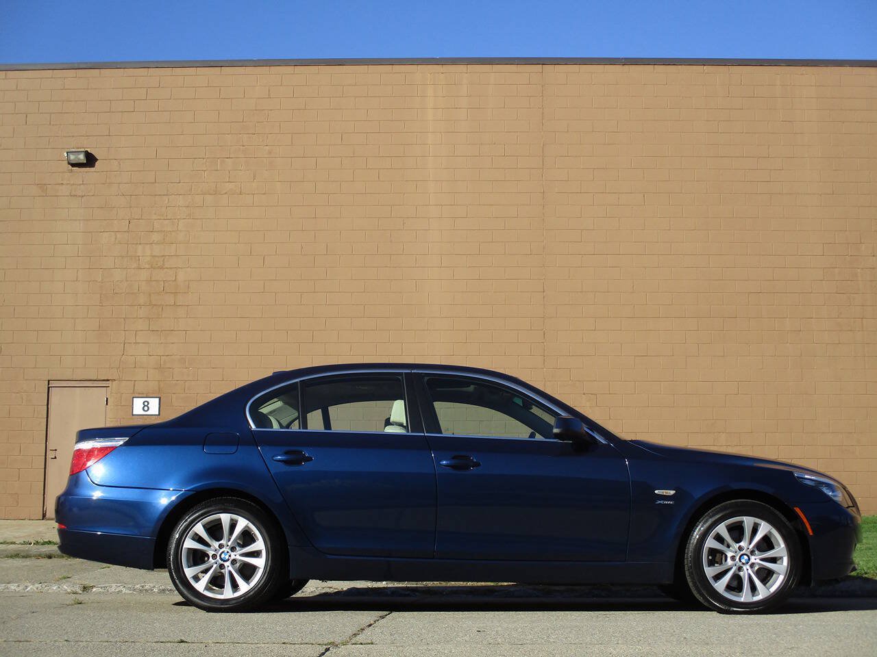 Used 2010 BMW 535i xDrive Sedan AWD/4WD image 8