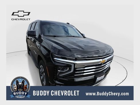 Used 2025 Chevrolet Suburban LT w/ Comfort Package image 1