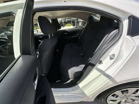 Used 2021 Toyota Corolla LE FWD image 11