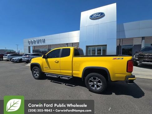 Used 2015 Chevrolet Colorado Z71 w/ Trail Boss Edition AWD/4WD image 3