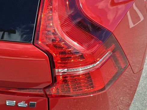 Certified 2022 Volvo XC60 B6 Inscription w/ Advanced Package image 6