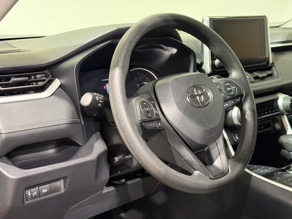 Certified 2025 Toyota RAV4 XLE AWD/4WD image 17