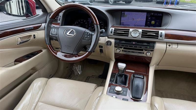Used 2013 Lexus LS 460 AWD w/ Comfort Pkg image 17