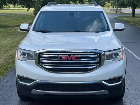 Used 2019 GMC Acadia SLT w/ LPO, Floor Liner Package AWD/4WD image 2