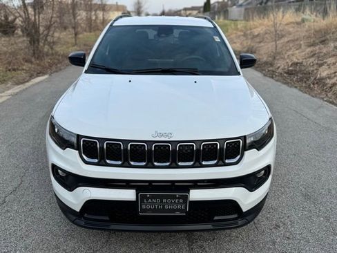 Used 2023 Jeep Compass Latitude w/ Convenience Group image 3