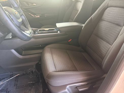 Used 2025 Chevrolet Equinox LT AWD/4WD image 27