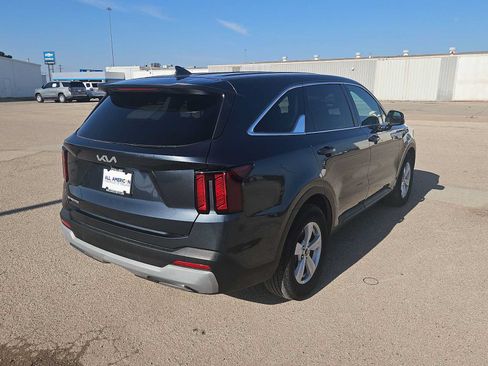 Used 2024 Kia Sorento LX FWD image 8