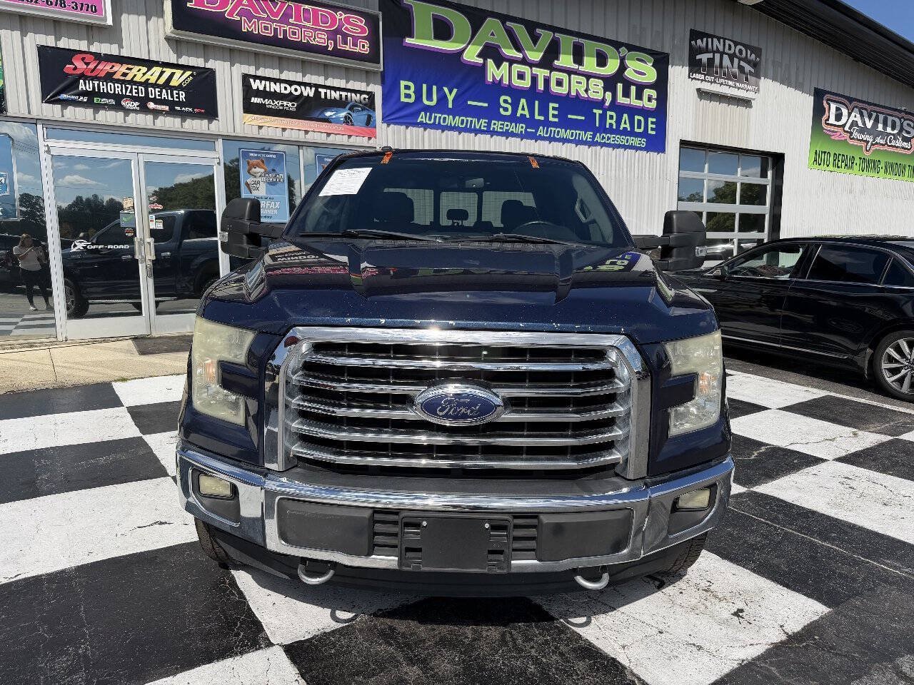 Used 2015 Ford F150 XLT w/ Equipment Group 302A Luxury AWD/4WD image 3