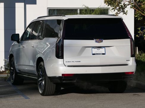 Certified 2021 Cadillac Escalade ESV Sport w/ Driver Assist Tech Package image 3