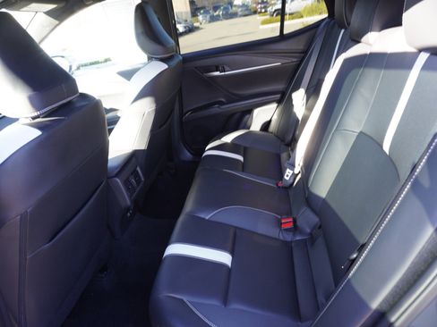 Used 2025 Toyota Camry SE image 13