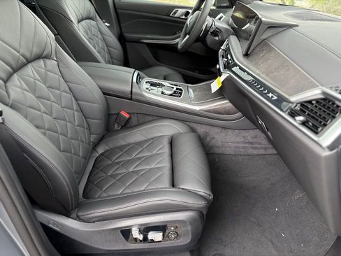 Used 2026 BMW X7 xDrive40i w/ M Sport Package image 24