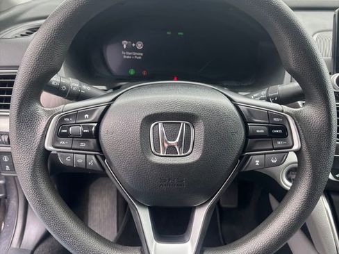 Used 2018 Honda Accord EX image 11