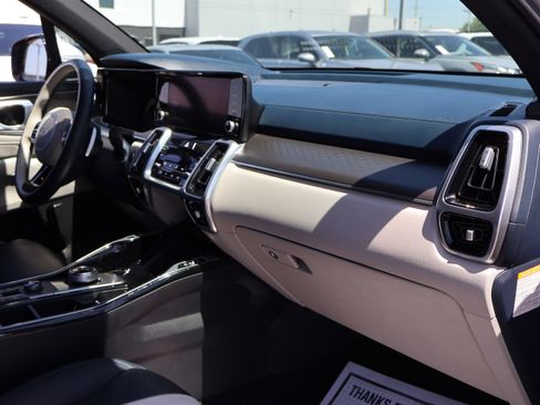 Used 2023 Kia Sorento SX Prestige AWD/4WD image 9