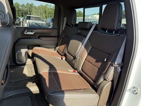 Used 2024 GMC Sierra 2500 Denali w/ Denali Reserve Package AWD/4WD image 34