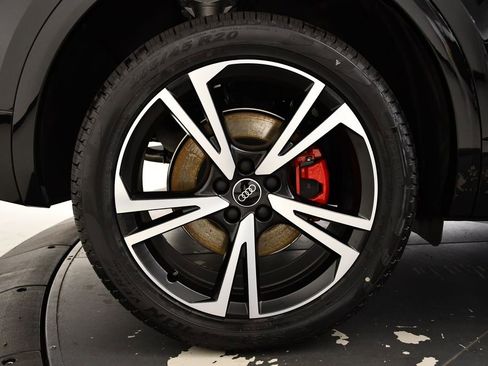 Certified 2025 Audi Q5 2.0T Premium Plus image 15