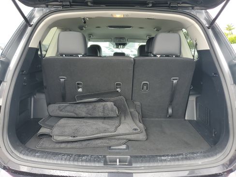 Used 2025 Kia Telluride LX FWD image 16