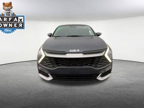 Used 2023 Kia Sportage LX image 3