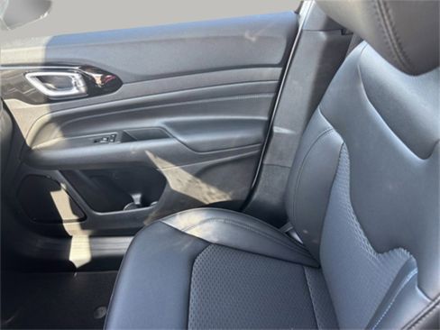 New 2026 Jeep Compass Latitude image 16