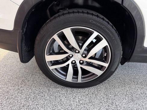 Used 2017 Honda Pilot Touring image 9