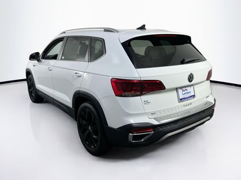 Used 2022 Volkswagen Taos SE w/ Driver Assistance Package AWD/4WD image 7