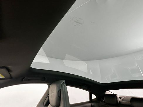 Certified 2026 Porsche Taycan AWD/4WD image 34