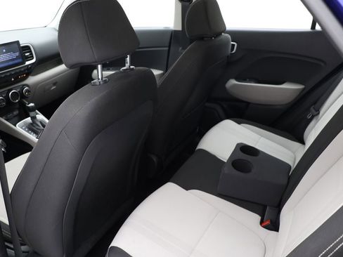 Used 2022 Hyundai Venue SEL image 11