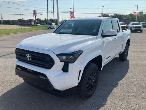 Certified 2026 Toyota Tacoma SR5 AWD/4WD image 5