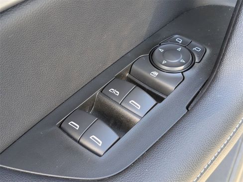 Used 2025 Chevrolet Blazer LT image 15