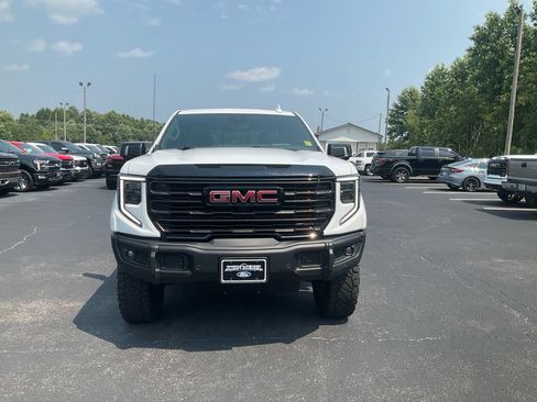 Used 2025 GMC Sierra 1500 AT4X AWD/4WD image 2