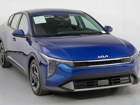 Used 2025 Kia K4 EX image 54