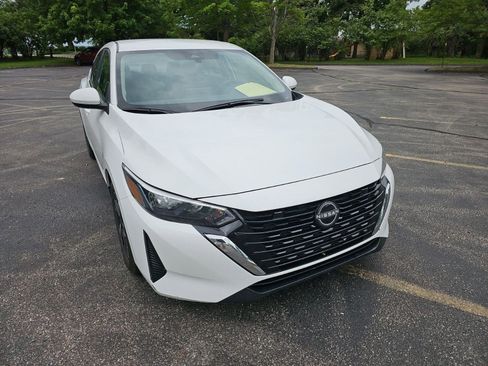 Used 2024 Nissan Sentra SV FWD image 8