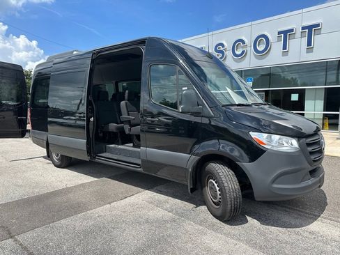 Used 2025 Mercedes-Benz Sprinter 2500 image 1