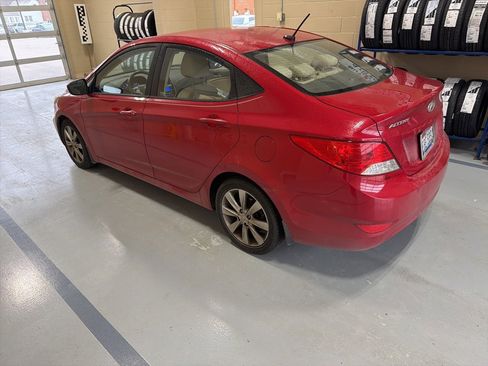 Used 2013 Hyundai Accent GLS w/ Premium Pkg image 5