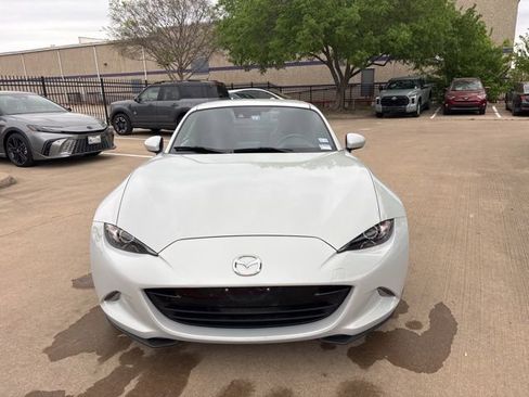 Used 2017 MAZDA MX-5 Miata RF Grand Touring image 2