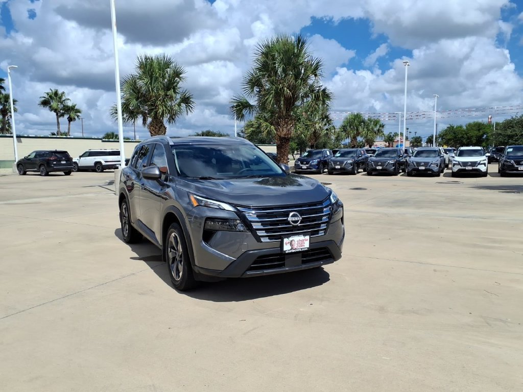 Used 2025 Nissan Rogue SV w/ SV Premium Package FWD image 7