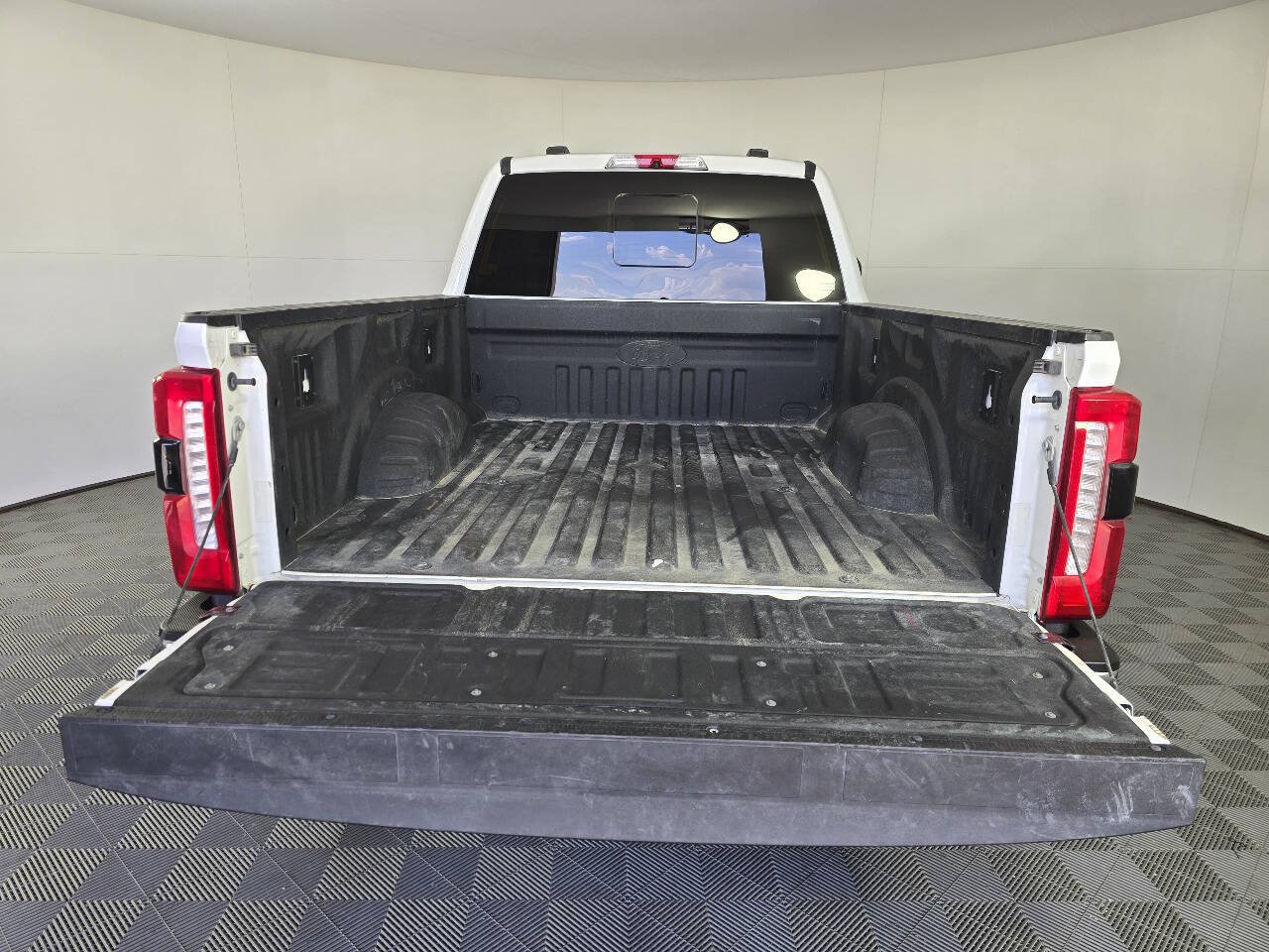 Used 2023 Ford F250 Lariat w/ Chrome Package AWD/4WD image 9