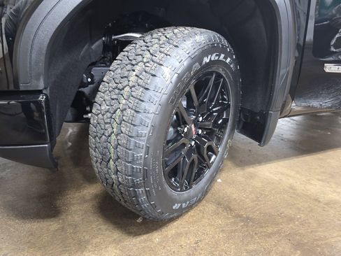 New 2026 GMC Sierra 1500 Elevation image 32